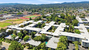 002_F8_AERIAL_815 N Humboldt St 302