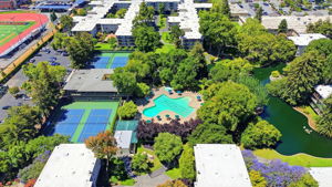 009_F8_AERIAL_815 N Humboldt St 302