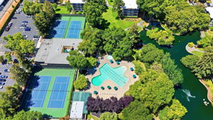 010_F8_AERIAL_815 N Humboldt St 302