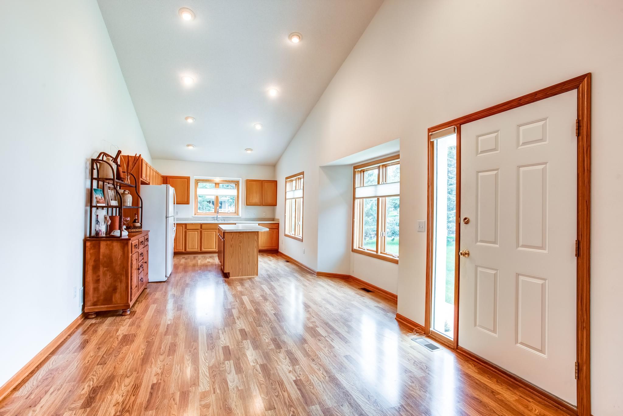  815 Trails End Rd, Eagan, MN 55123, US Photo 6