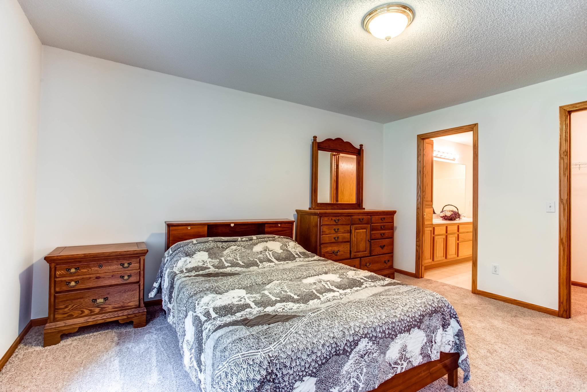  815 Trails End Rd, Eagan, MN 55123, US Photo 23