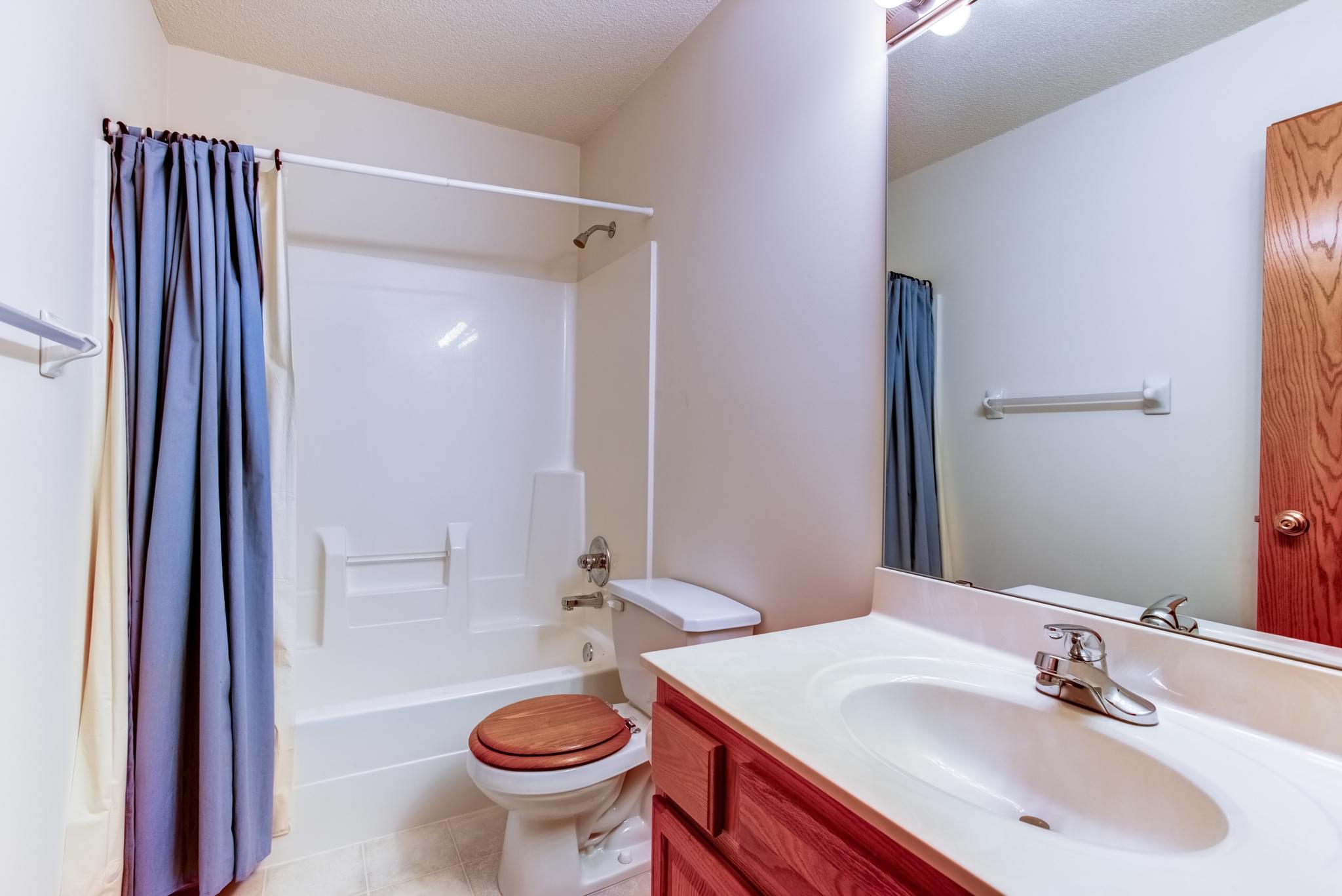  815 Trails End Rd, Eagan, MN 55123, US Photo 33