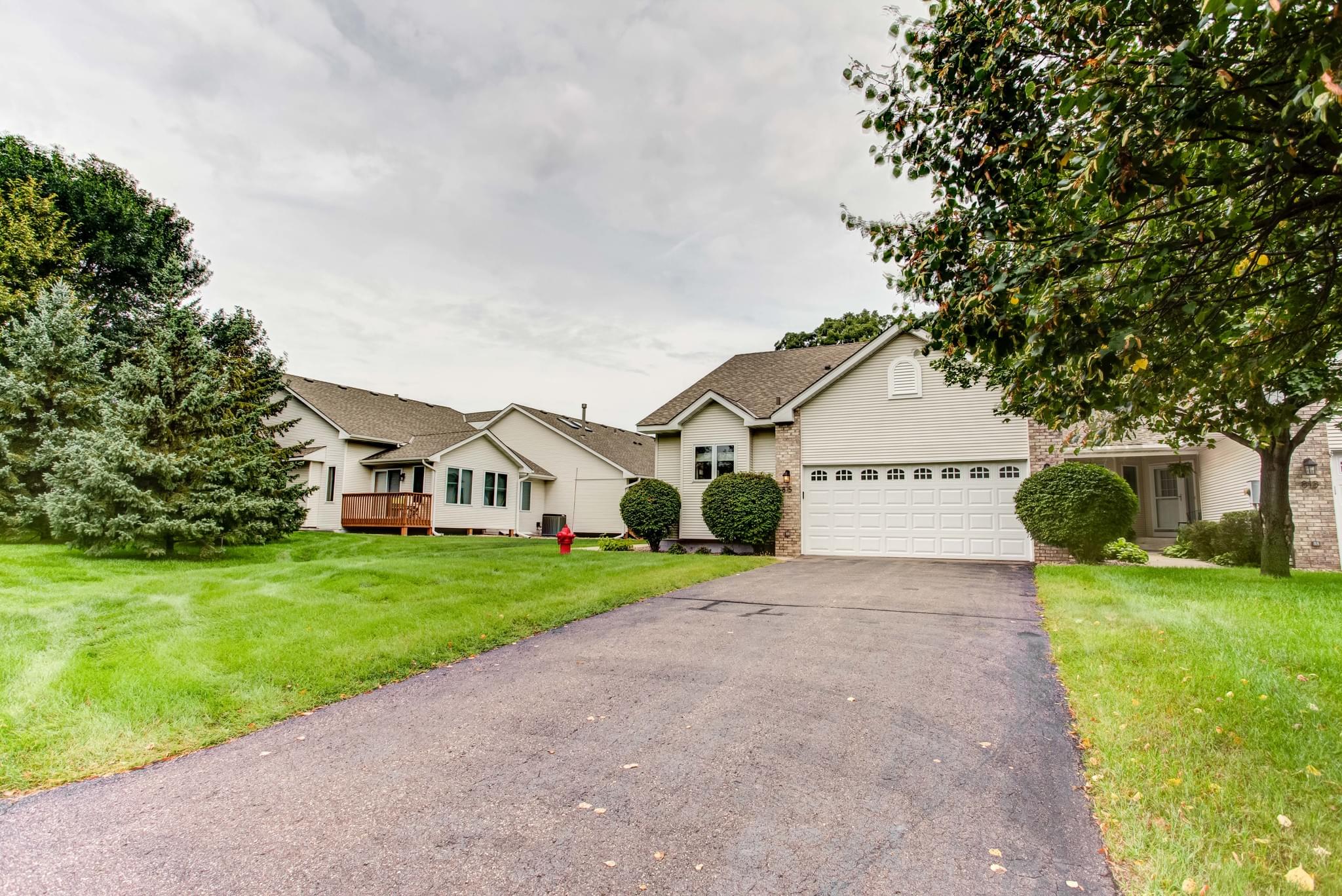  815 Trails End Rd, Eagan, MN 55123, US Photo 2
