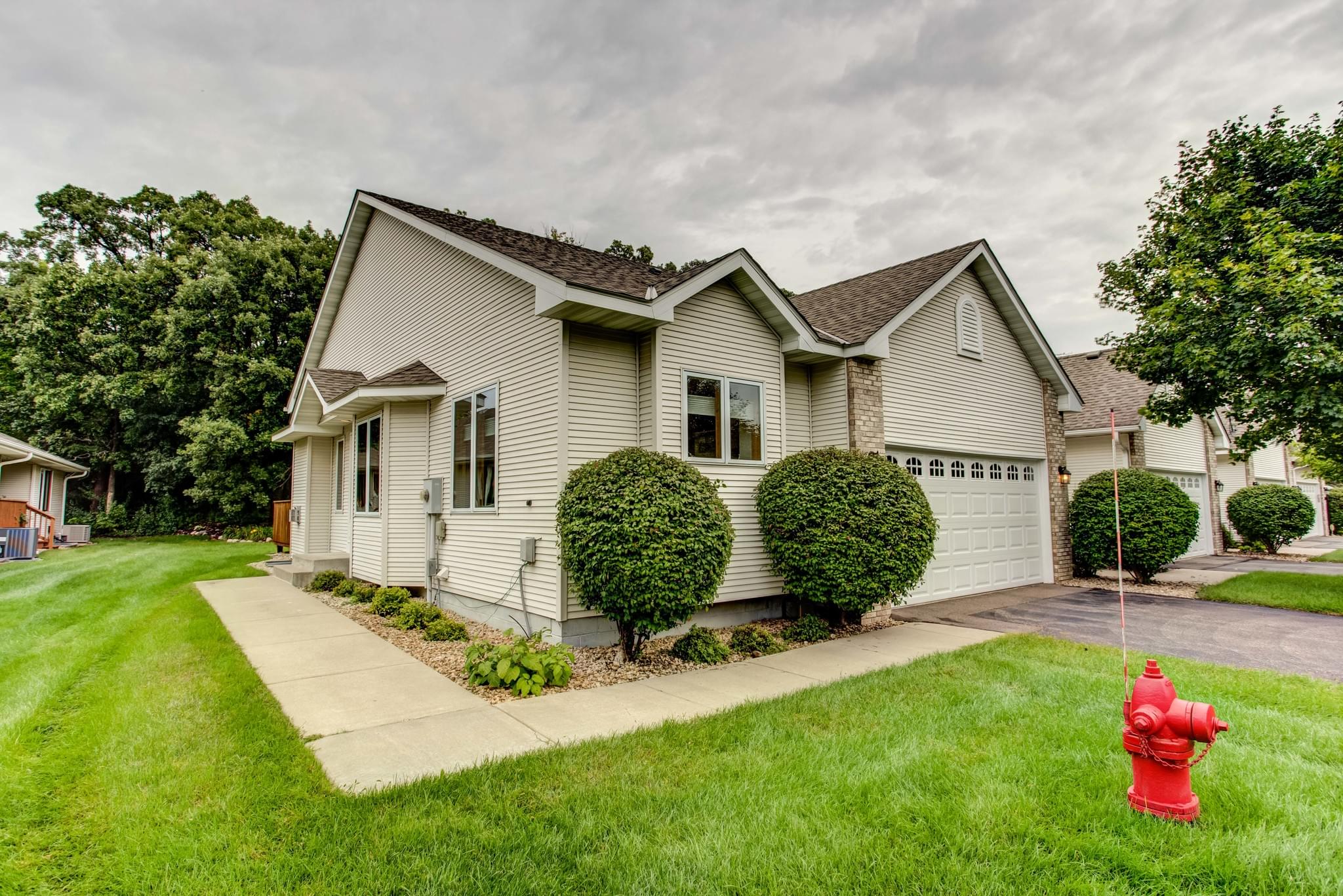  815 Trails End Rd, Eagan, MN 55123, US Photo 4