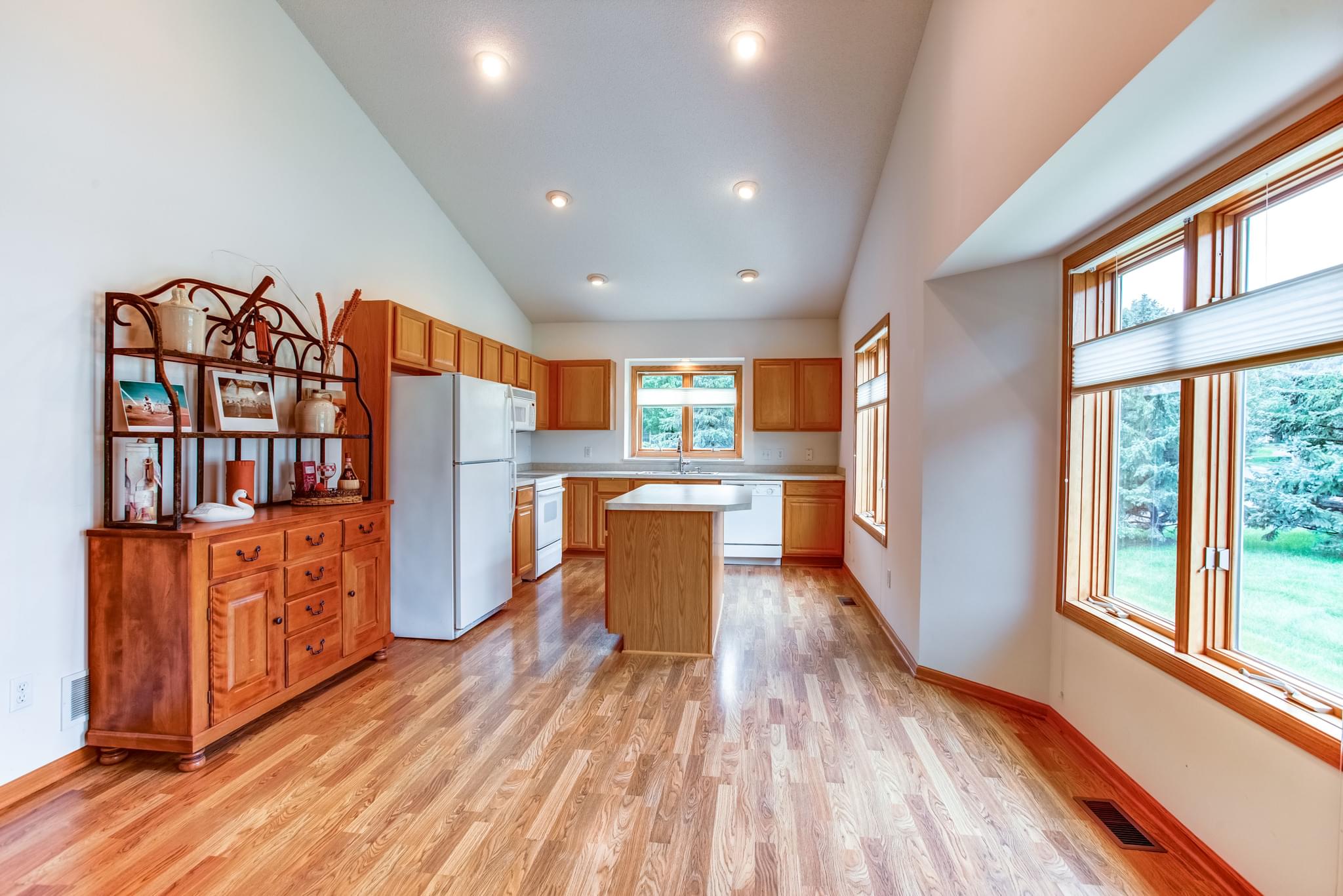  815 Trails End Rd, Eagan, MN 55123, US Photo 8