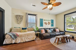 Winnie St-S2303-014.jpg