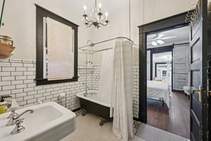 Winnie St-S2303-024.jpg