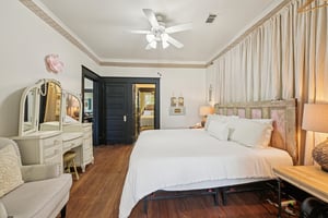 Winnie St-S2303-029.jpg