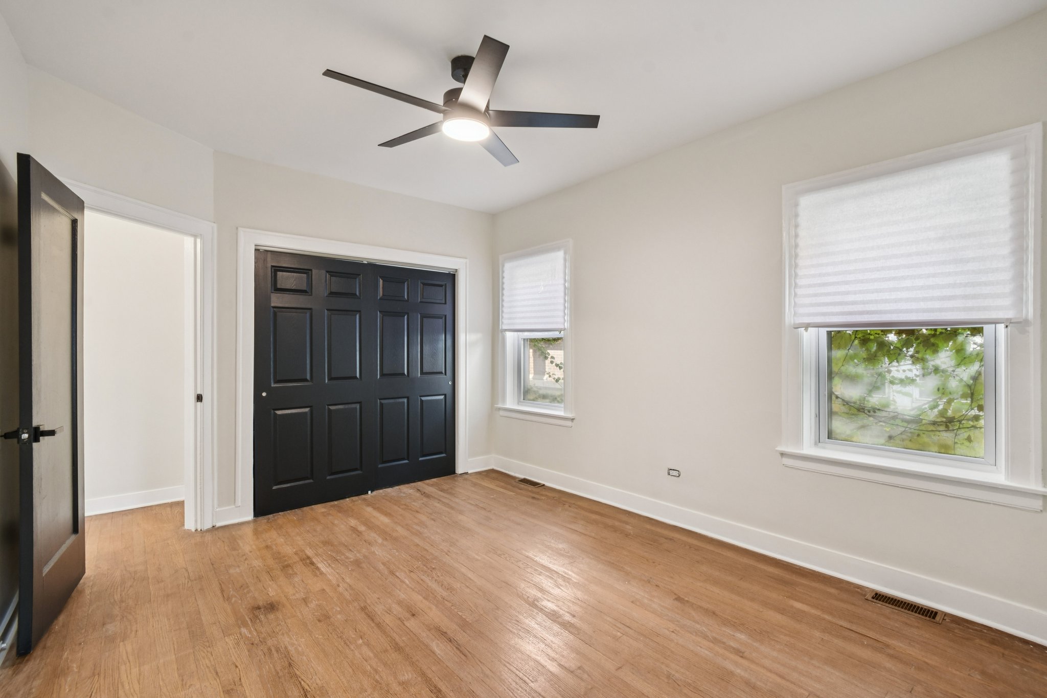 S Champlain Ave-S2410-027.jpg