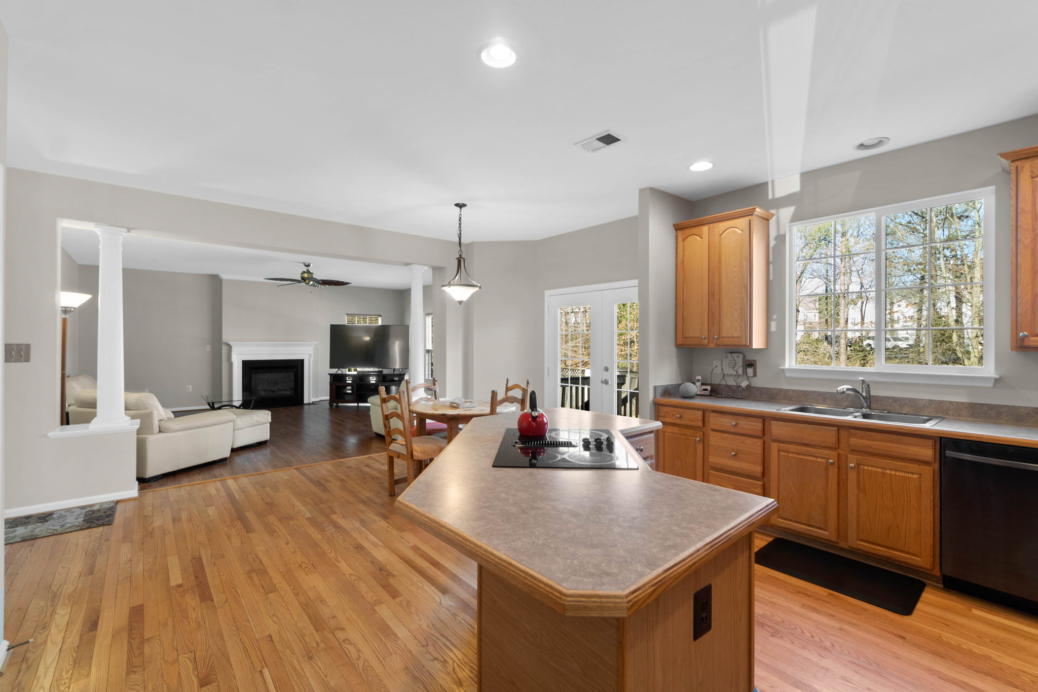 8158 Tenbrook Dr, Gainesville, VA 20155, USA Photo 15