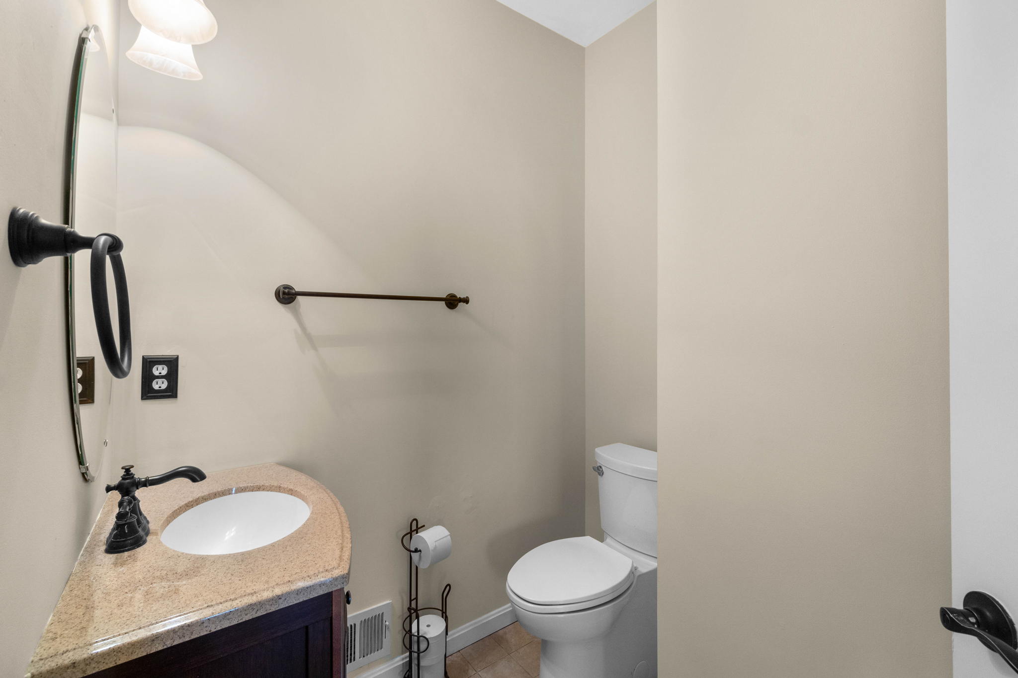 8158 Tenbrook Dr, Gainesville, VA 20155, USA Photo 21