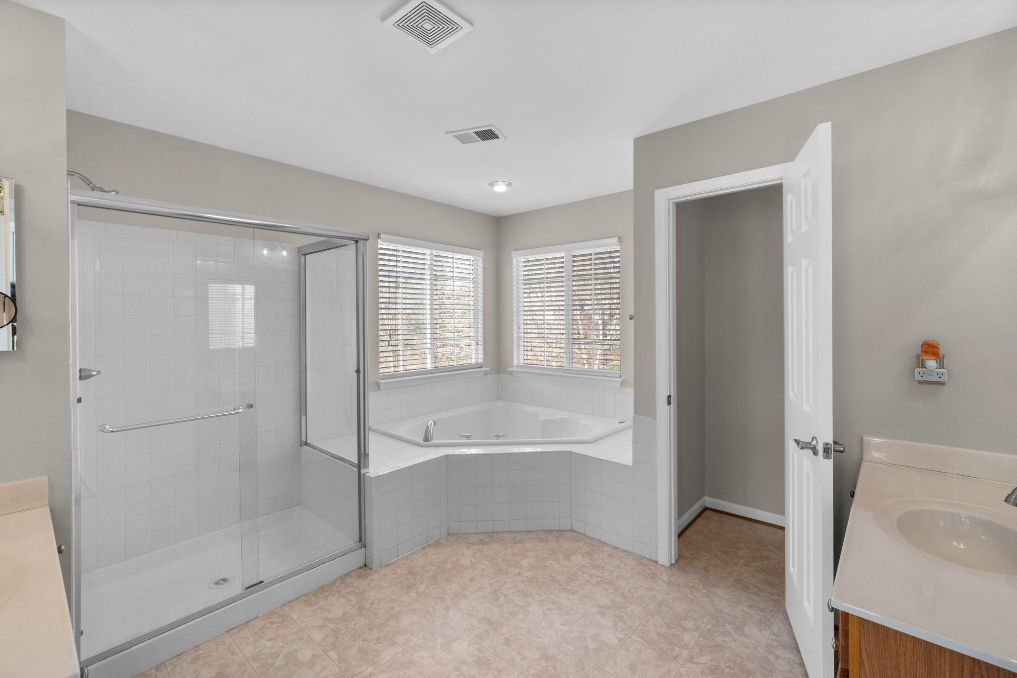 8158 Tenbrook Dr, Gainesville, VA 20155, USA Photo 36