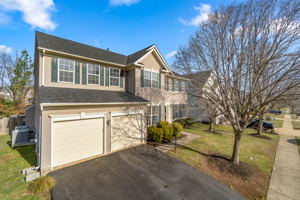 8158 Tenbrook Dr, Gainesville, VA 20155, USA Photo 2