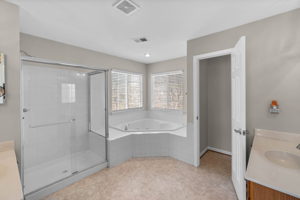 8158 Tenbrook Dr, Gainesville, VA 20155, USA Photo 35