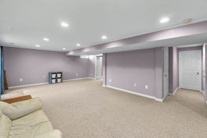 8158 Tenbrook Dr, Gainesville, VA 20155, USA Photo 42