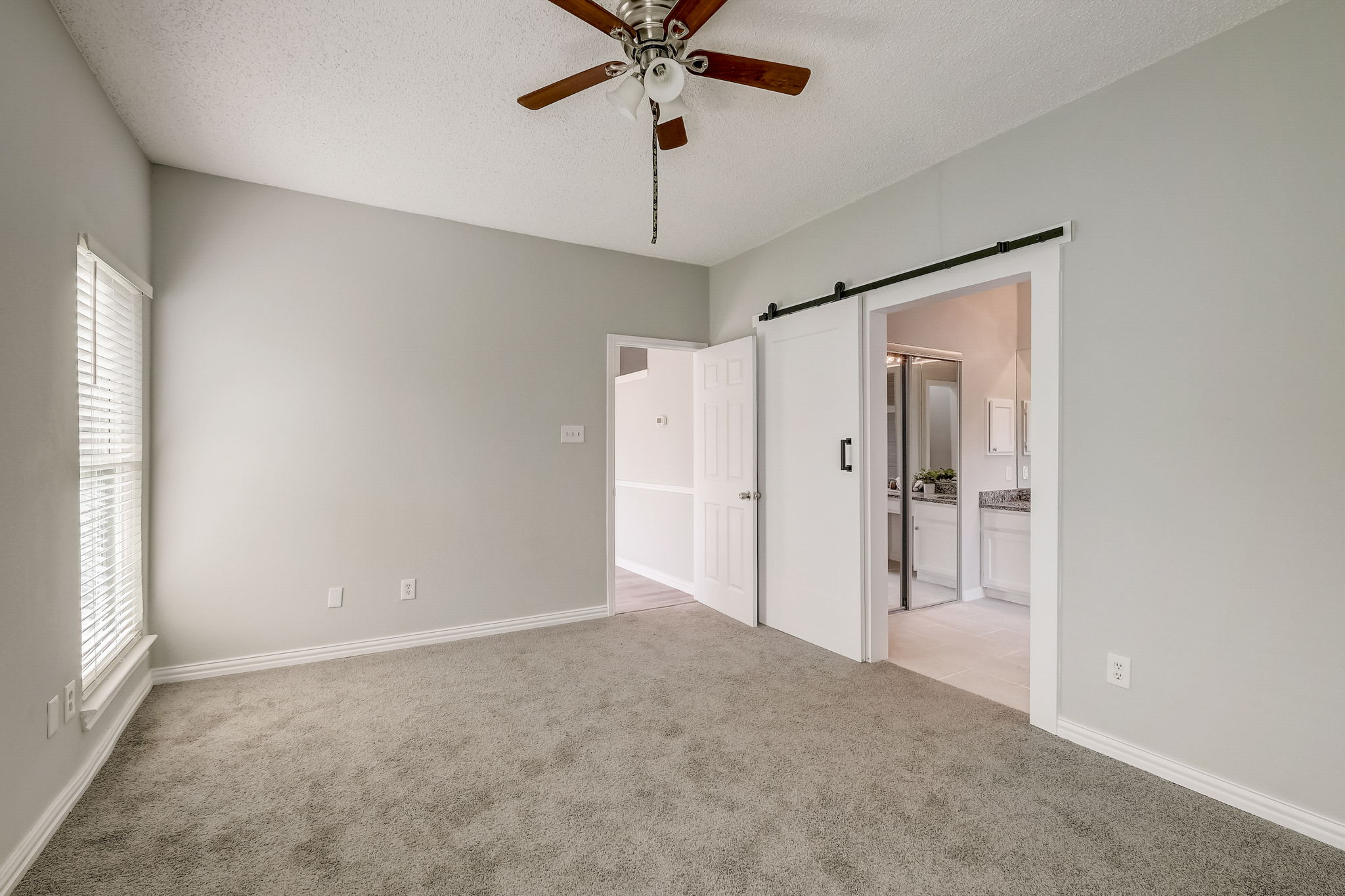 Ashmount Ln-022