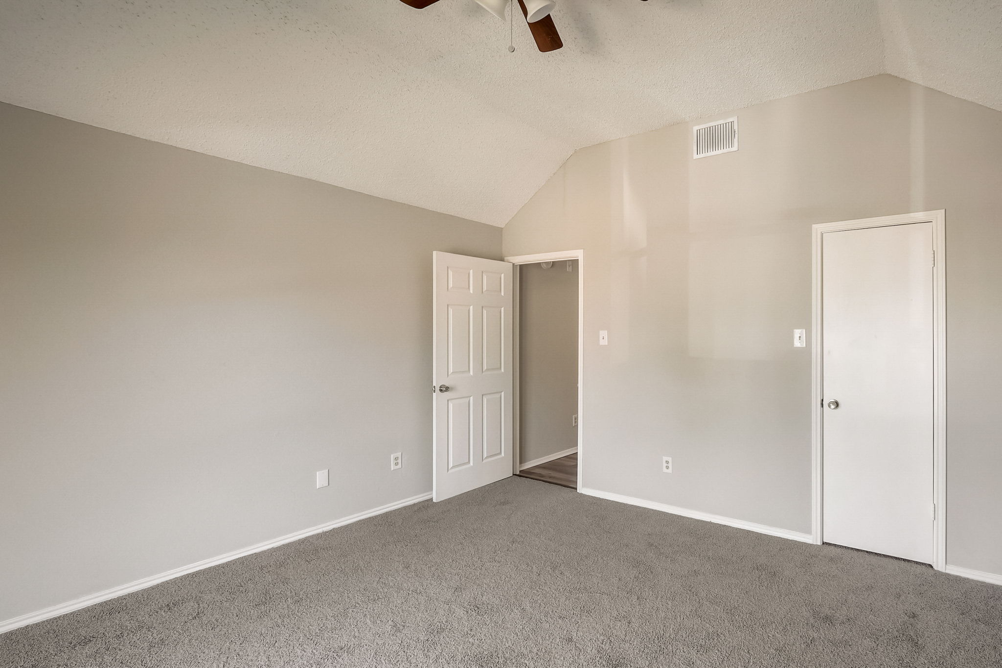 Ashmount Ln-036