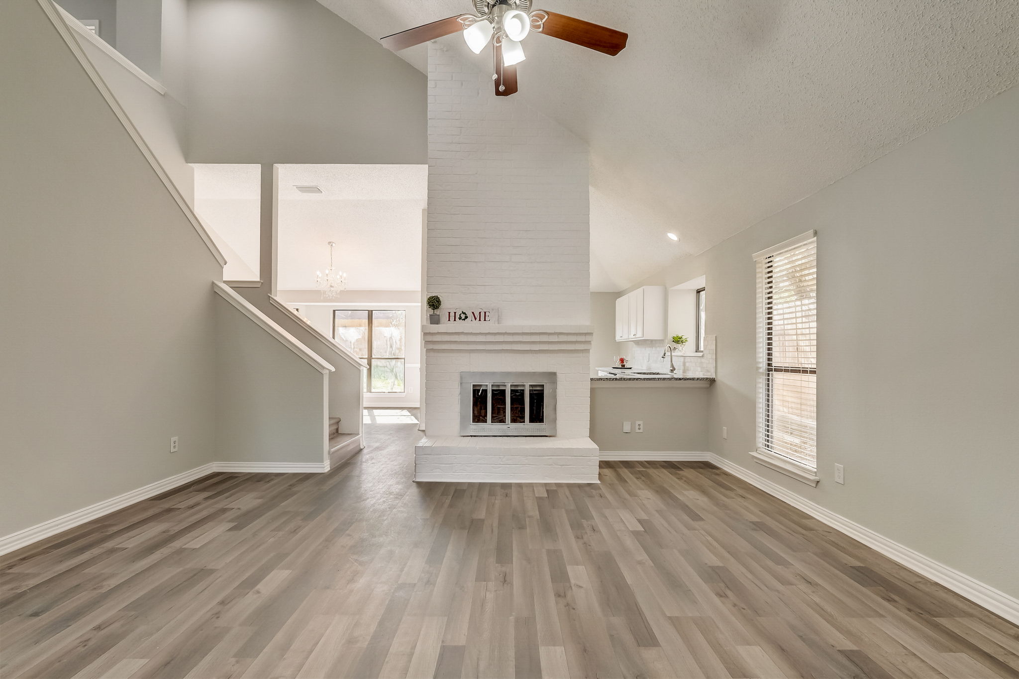Ashmount Ln-010