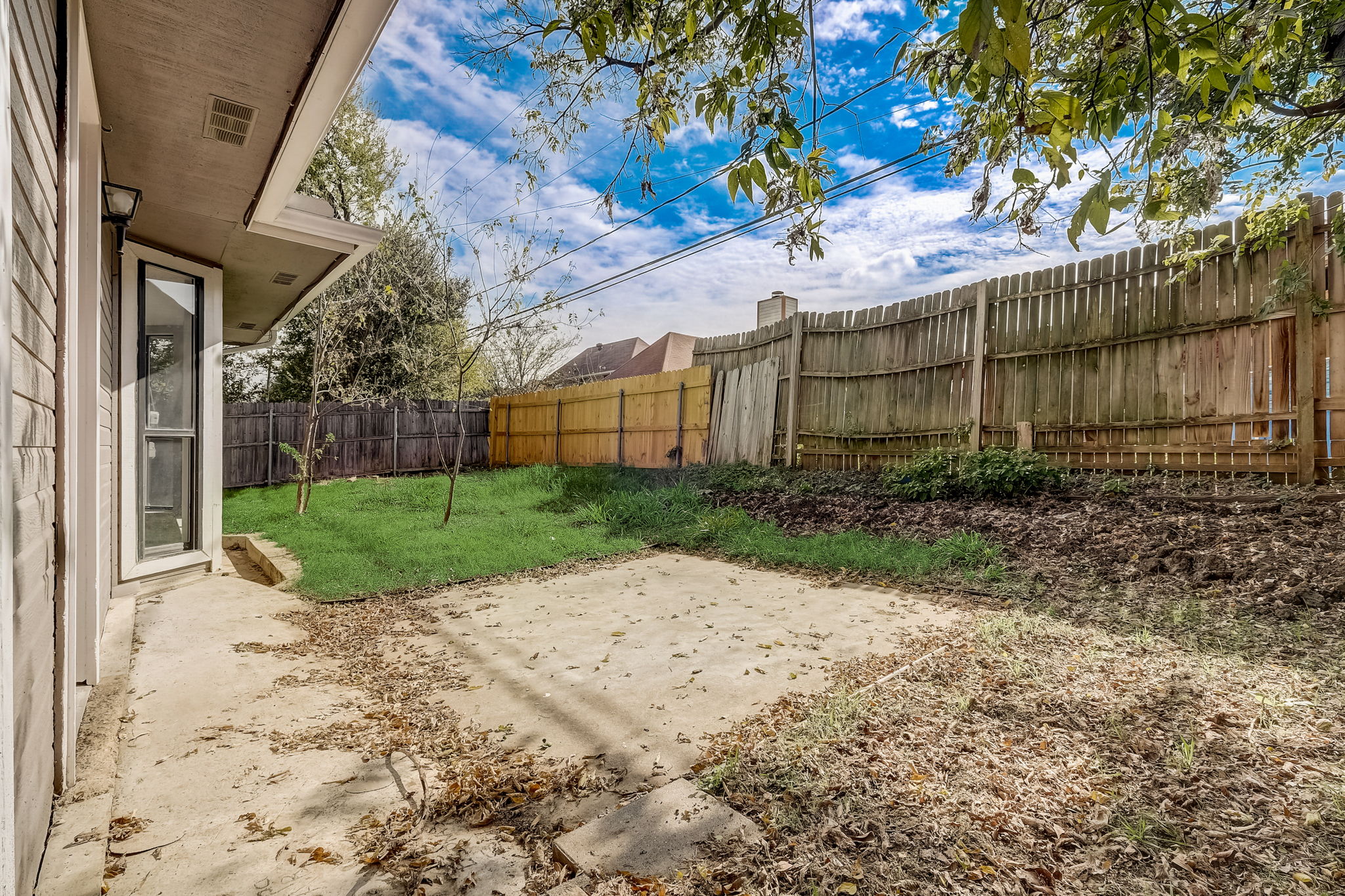 Ashmount Ln-041