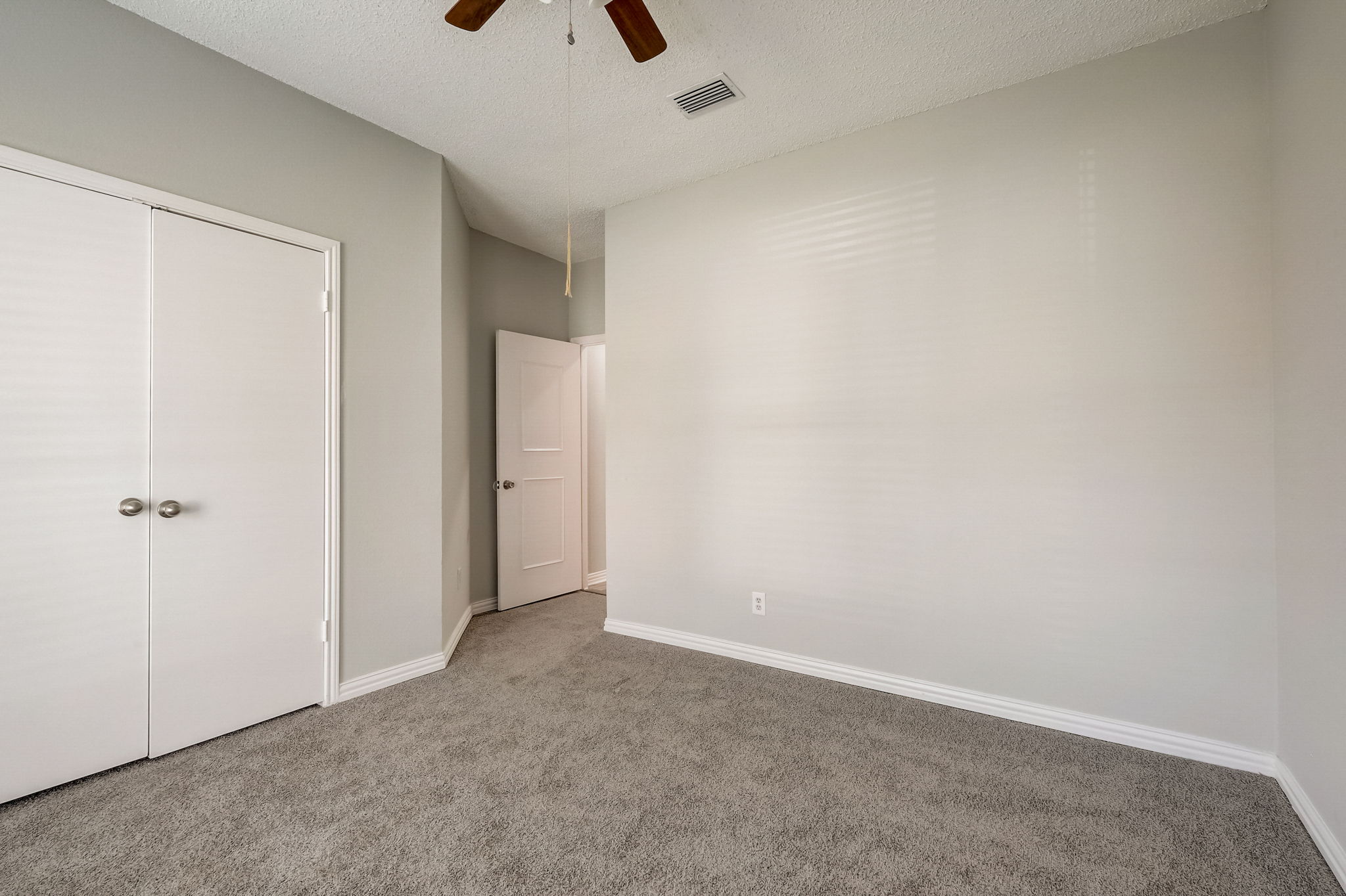 Ashmount Ln-020