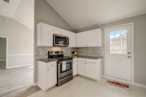 Ashmount Ln-011