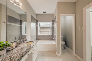 Ashmount Ln-026