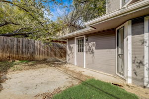 Ashmount Ln-040