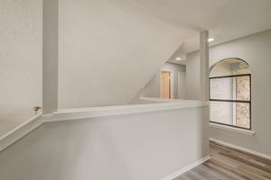 Ashmount Ln-033