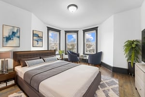 DSC06178 virtually staged.jpeg