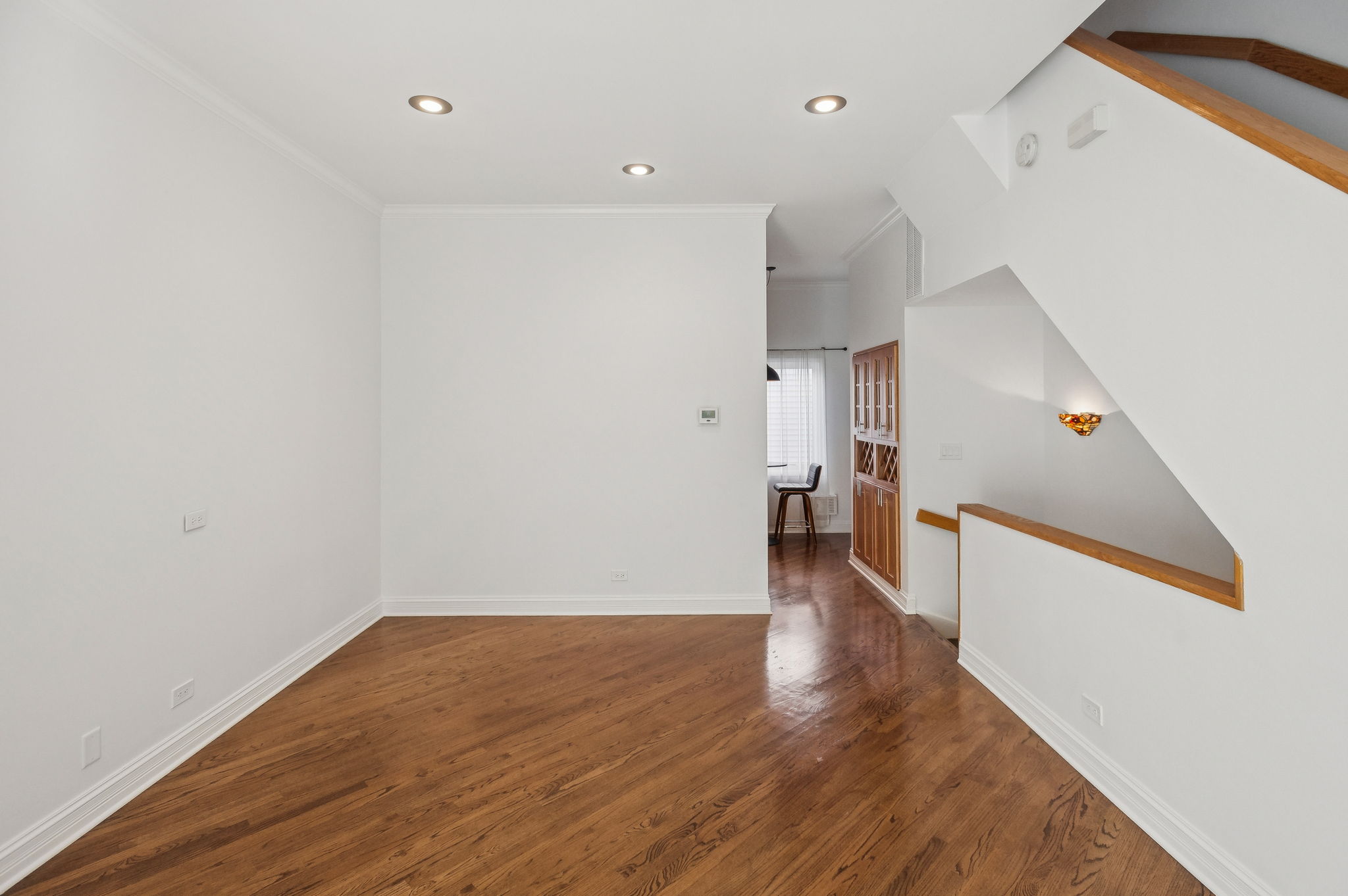 816 Hinman Living room, Kitchen
