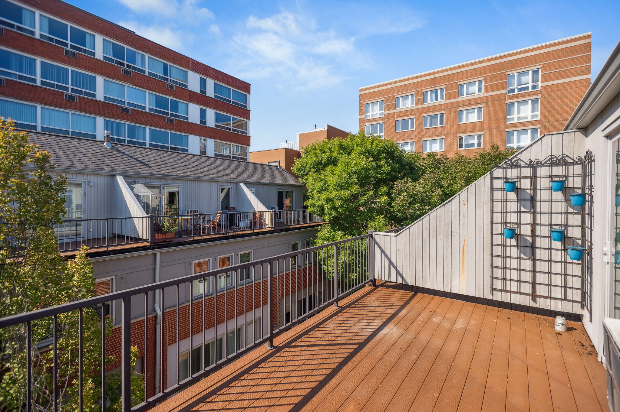 816 Hinman 4th Floor deck