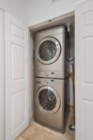 816 Hinman Ground Level Laundry