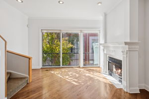 816 Hinman Dining area