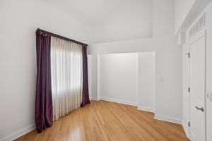 816 Hinman Primary Bedroom