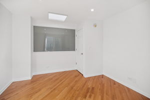 816 Hinman 4th Floor Bedroom