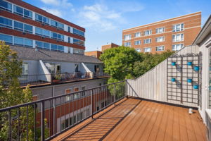 816 Hinman 4th Floor deck