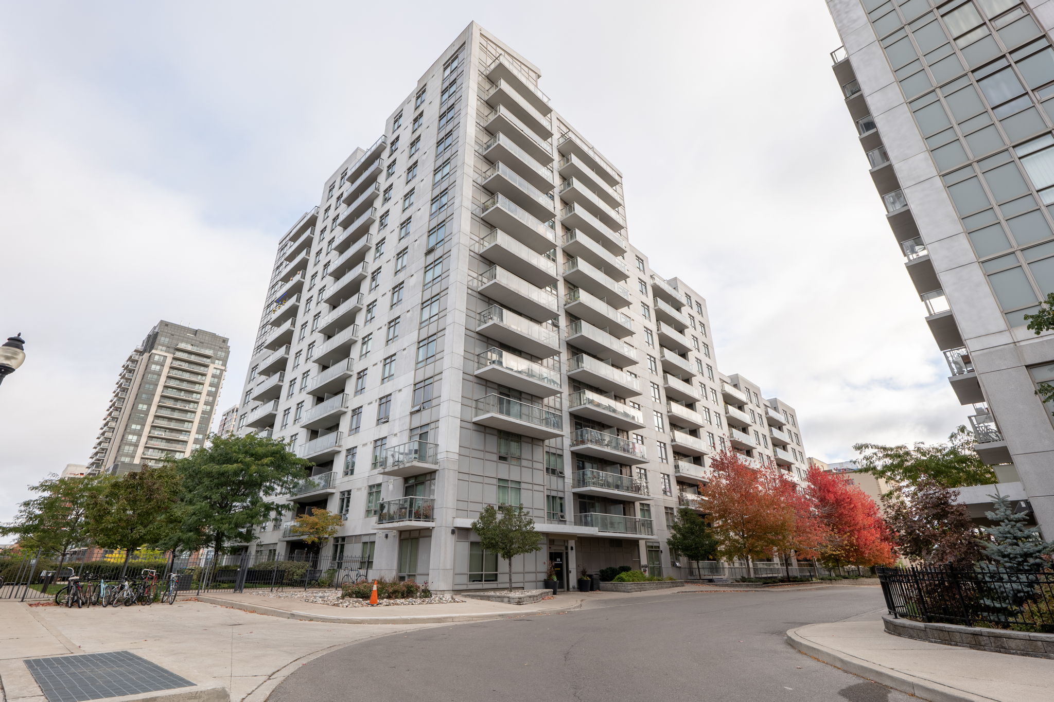 816 Lansdowne Ave 622 Toronto, ON M6H 4K6
