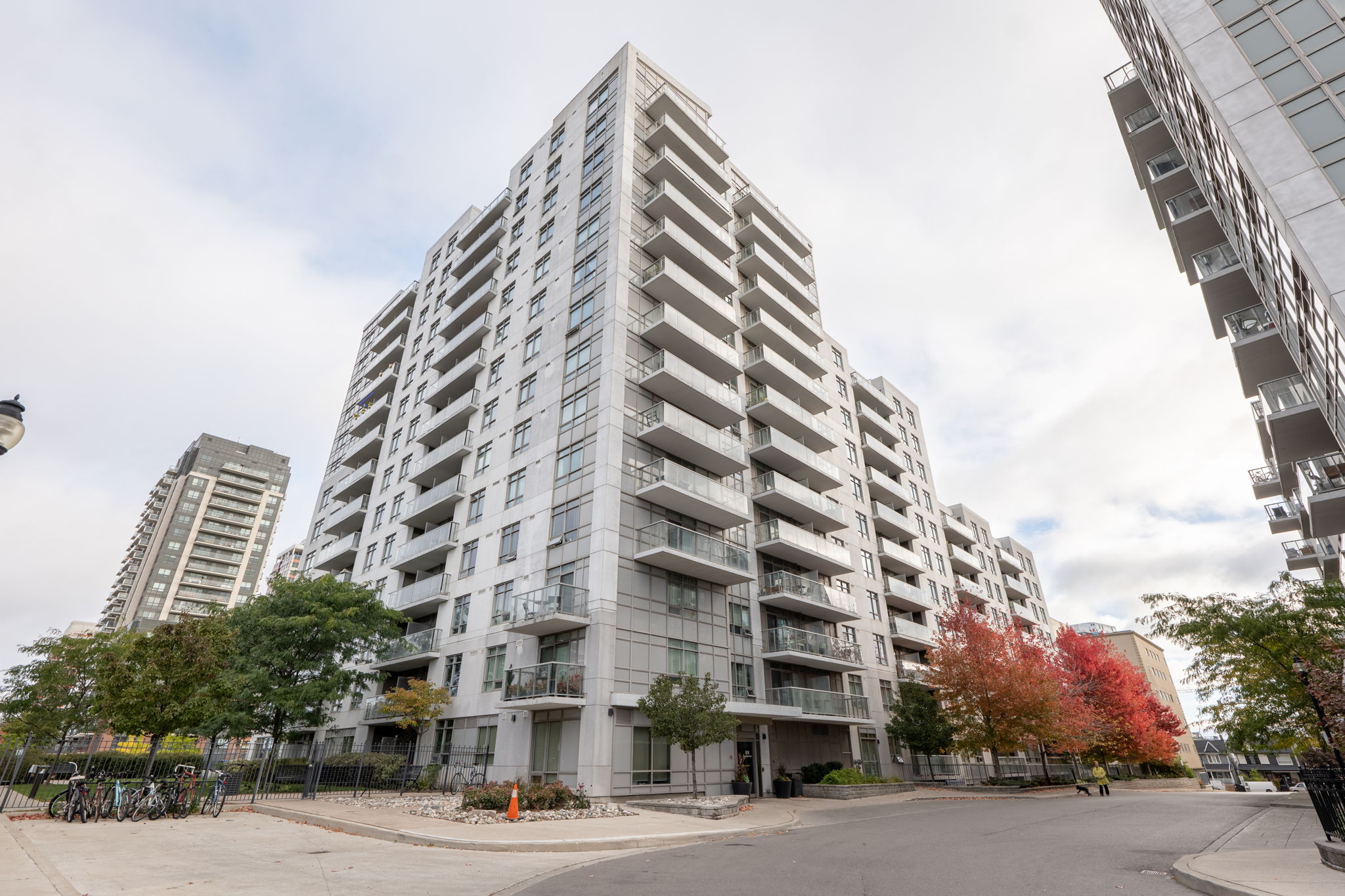 816 Lansdowne Ave 622 Toronto, ON M6H 4K6