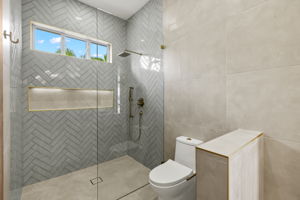 Guest Bathroom 2 - 1 of 2