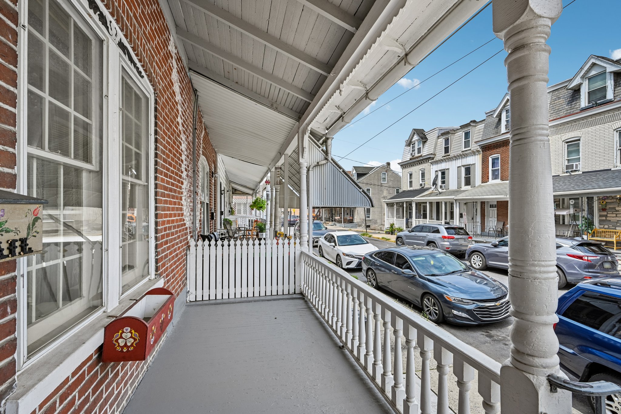 W Cedar St-S1208-005.jpg