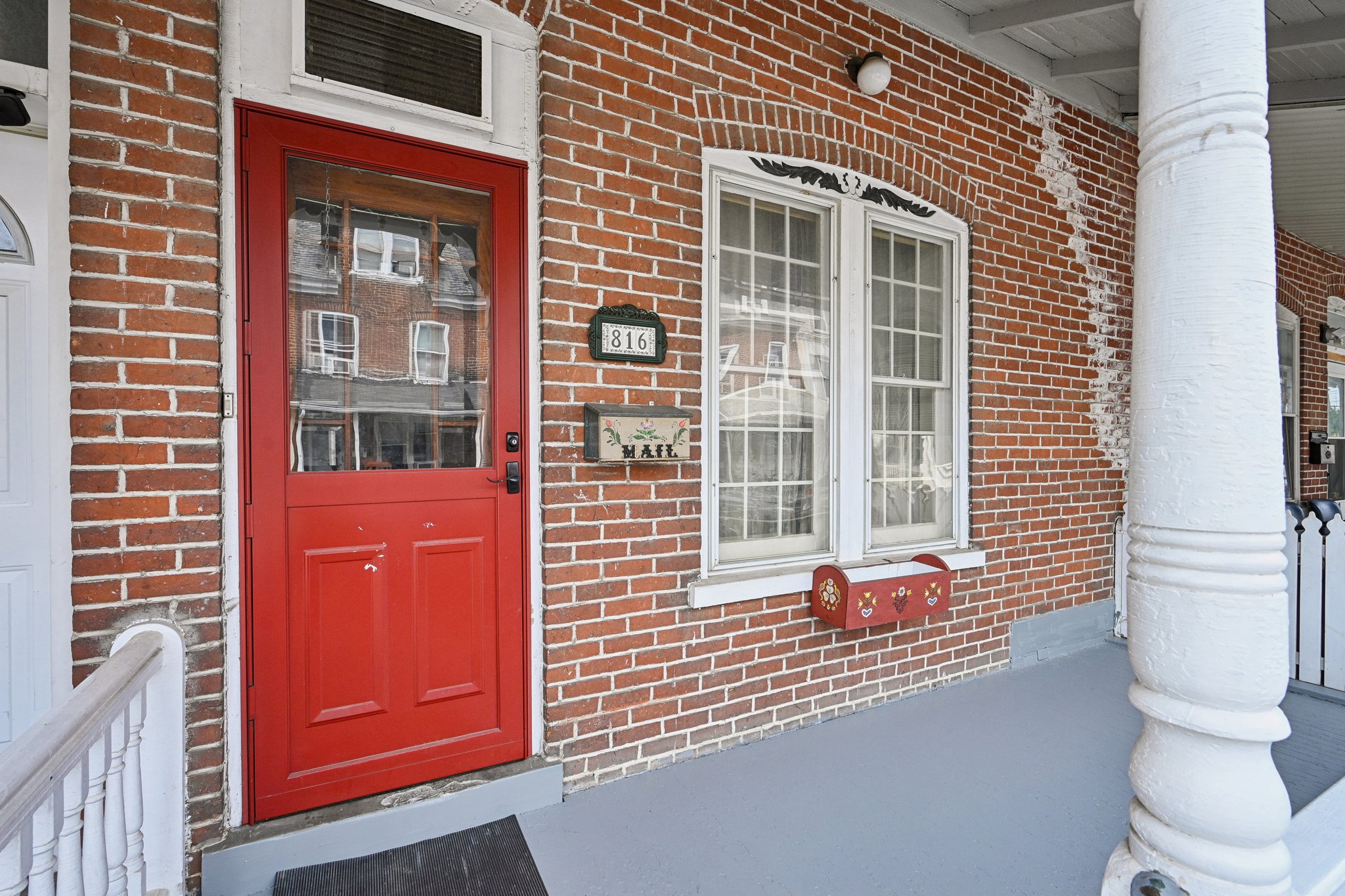 W Cedar St-S1208-006.jpg