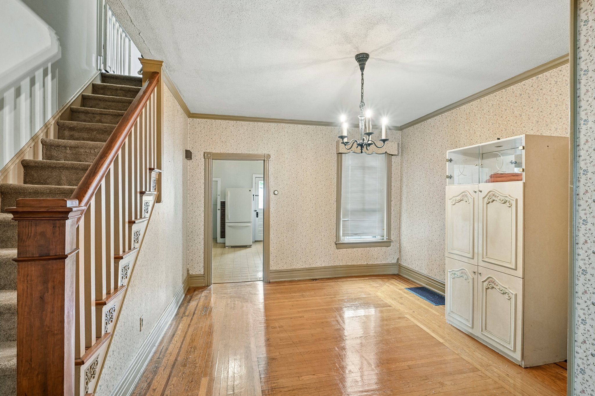 W Cedar St-S1208-012.jpg