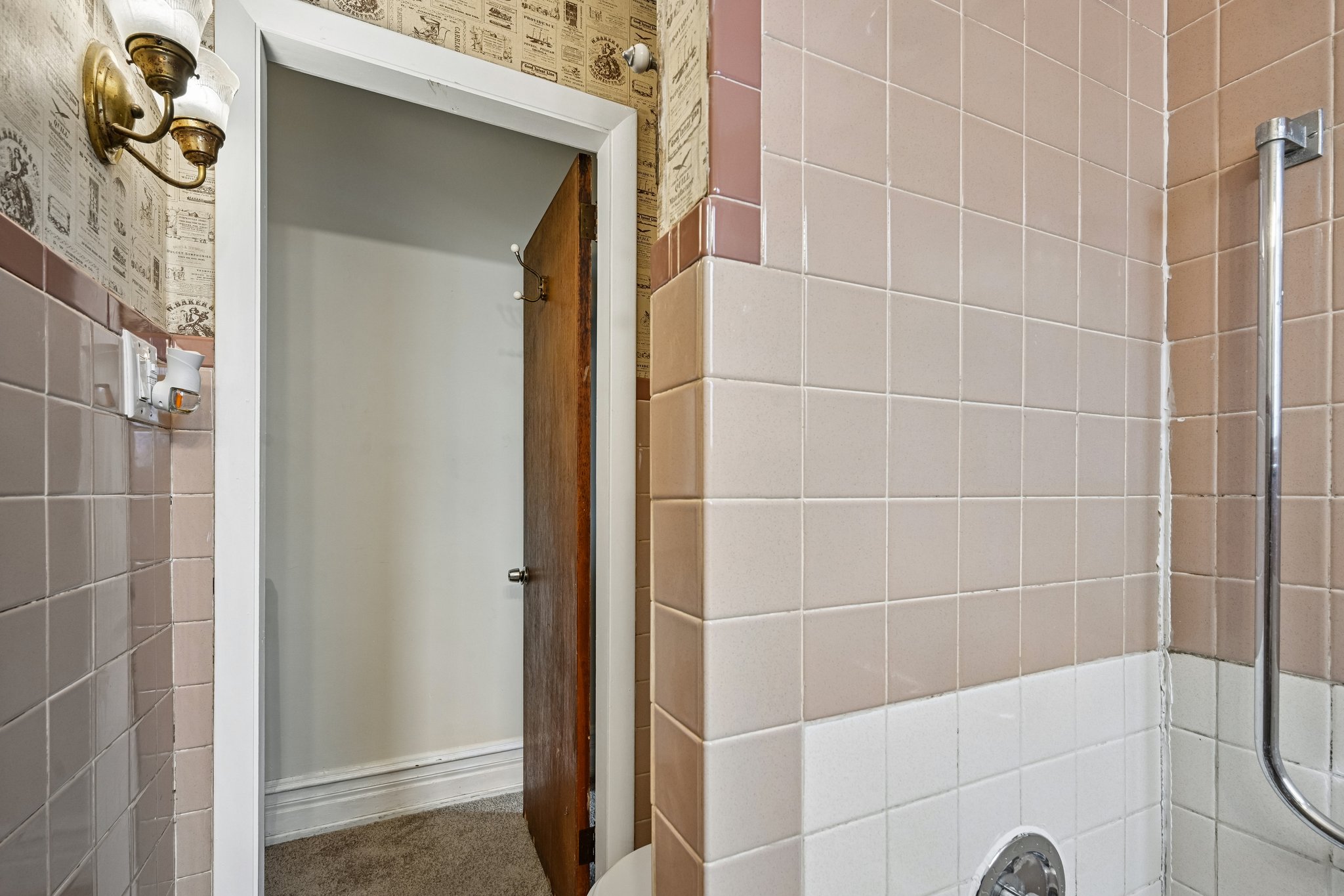 W Cedar St-S1208-022.jpg