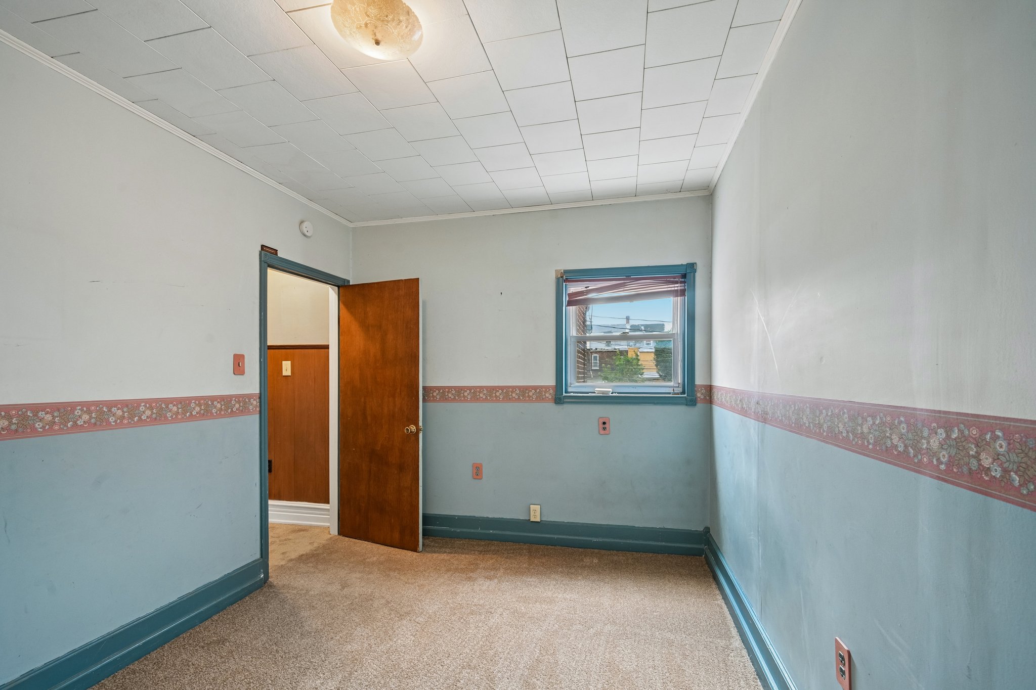 W Cedar St-S1208-024.jpg