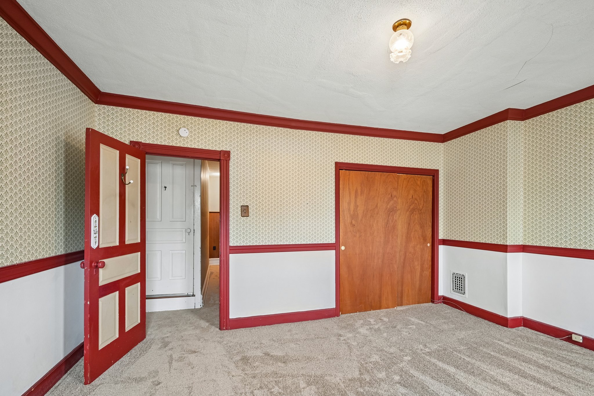 W Cedar St-S1208-027.jpg