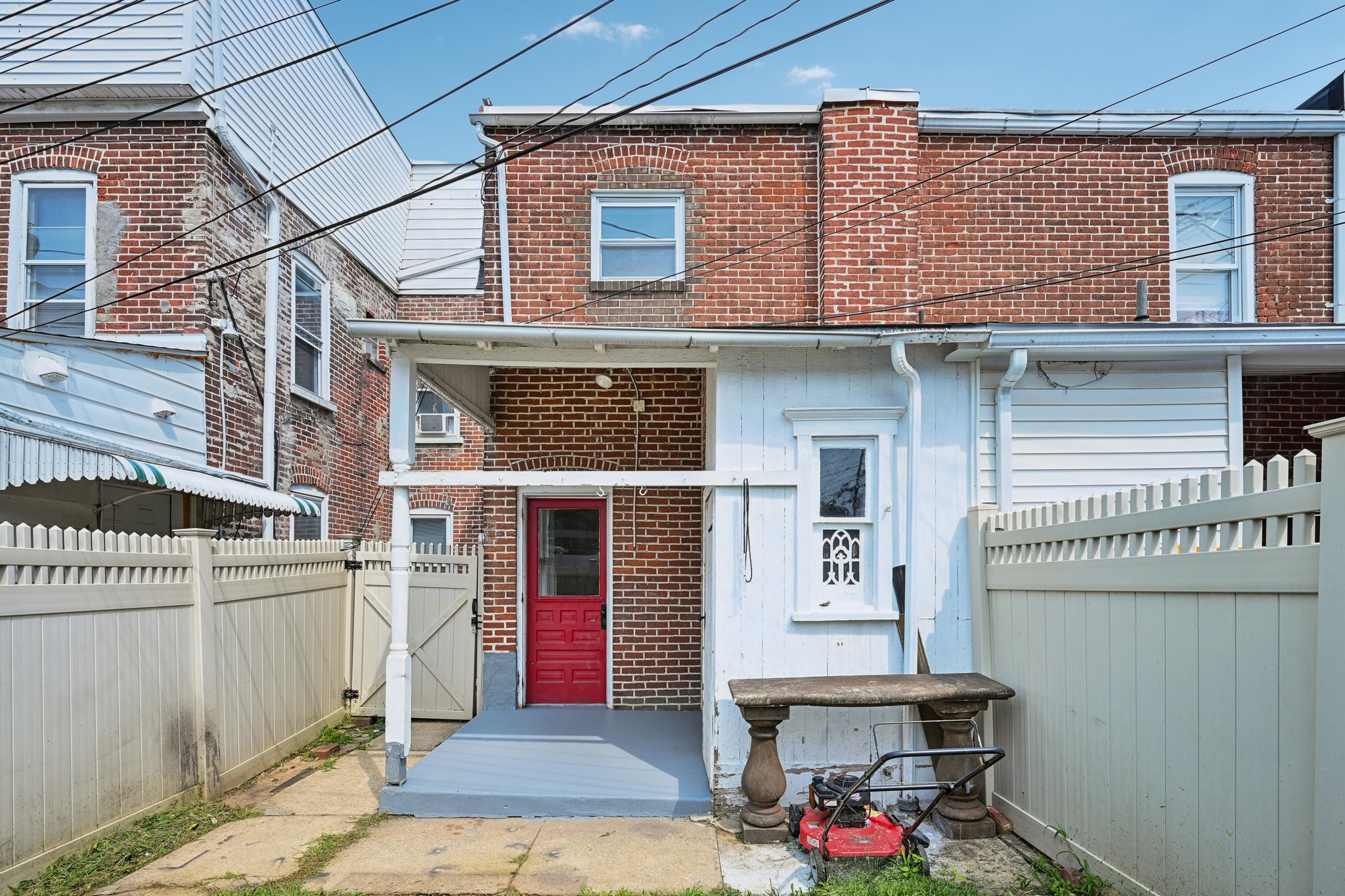 W Cedar St-S1208-040.jpg