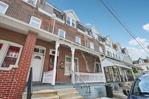 W Cedar St-S1208-002.jpg