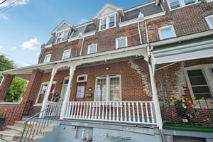 W Cedar St-S1208-003.jpg