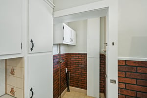 W Cedar St-S1208-019.jpg