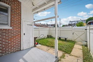 W Cedar St-S1208-038.jpg